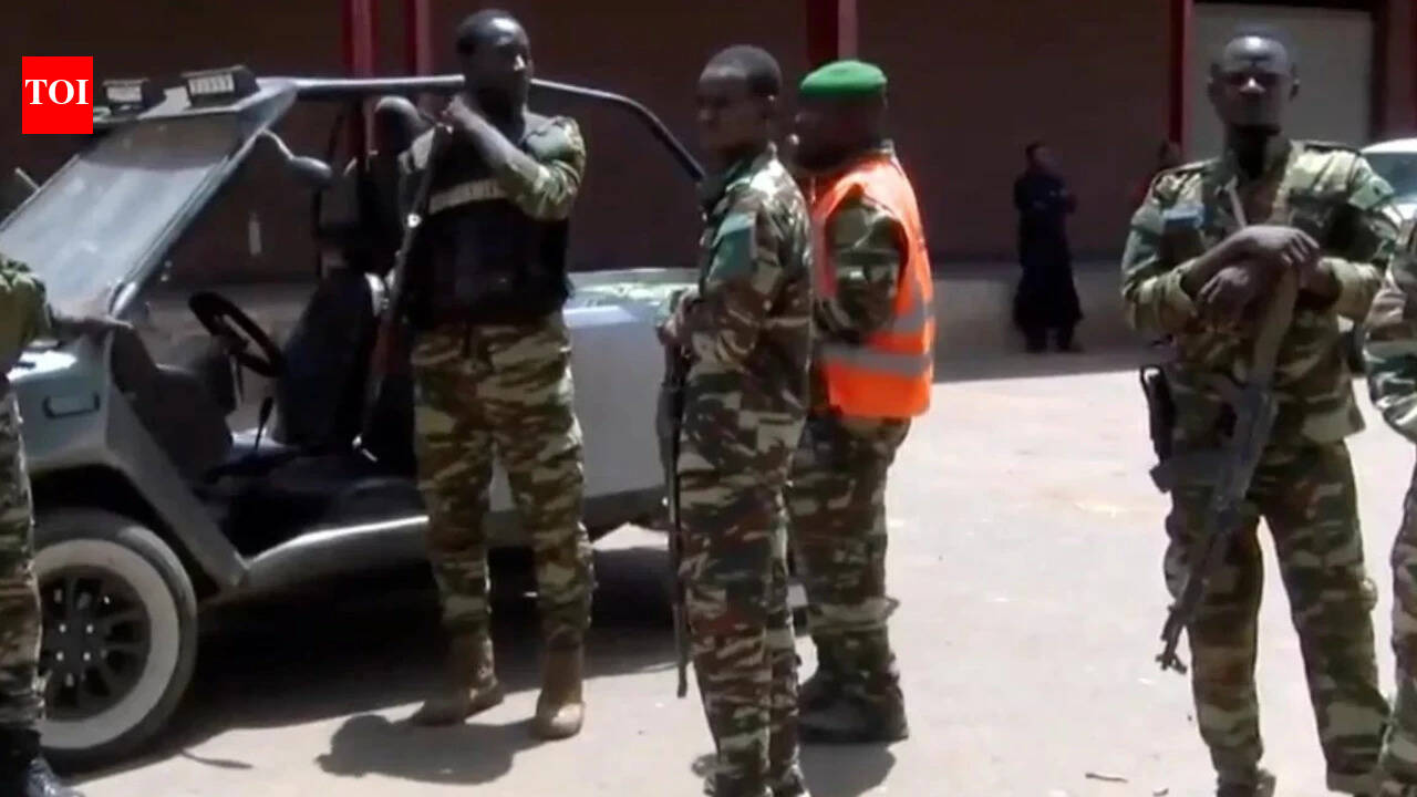 'Soldiers attempted mutiny': Niger's defence minister after gunfire, blasts heard in capital Niamey