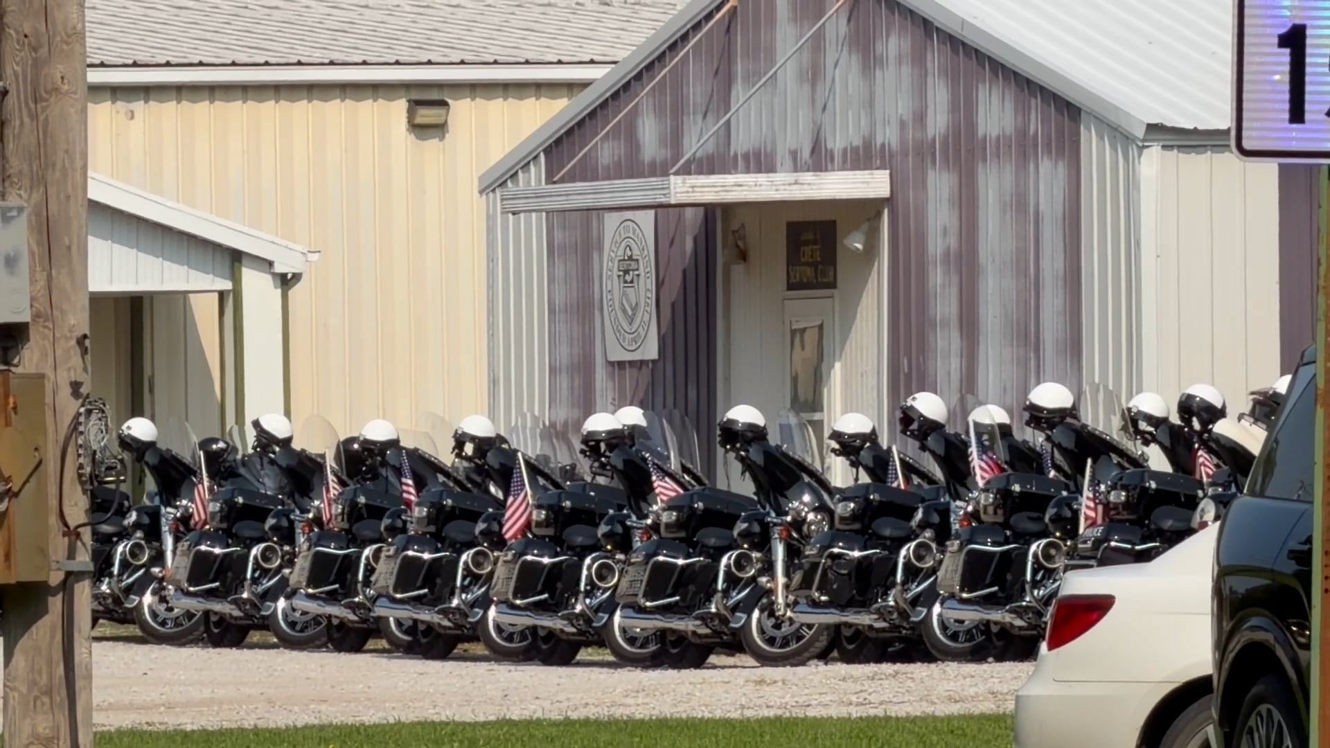 'Someone that cared about everyone', Hundreds gather to honor Crete Police Chief Gary Young
