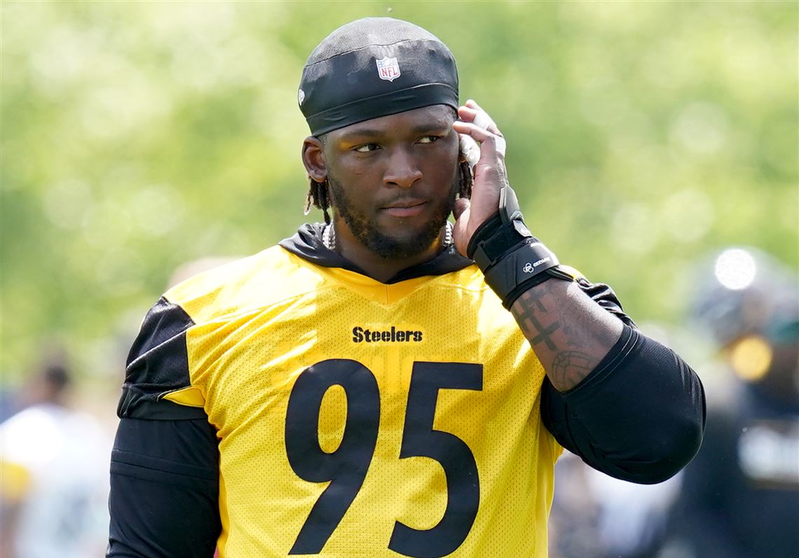 Steelers agree on a new 5-year, $73.75 million deal with Keeanu Benton