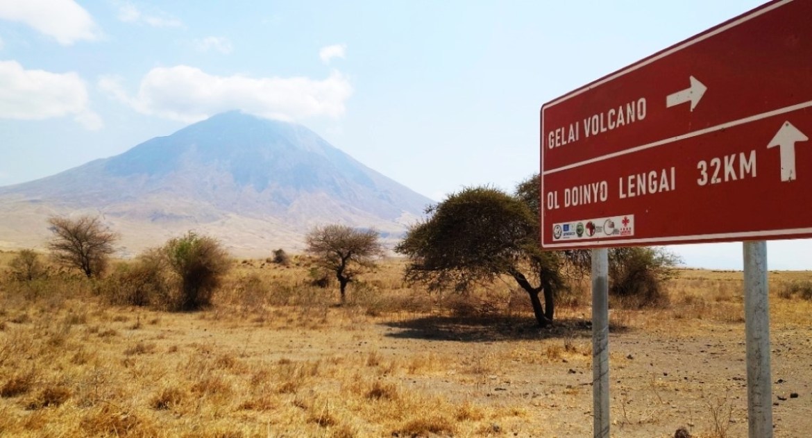 Tanzania builds Airport at the foot of the active Volcano