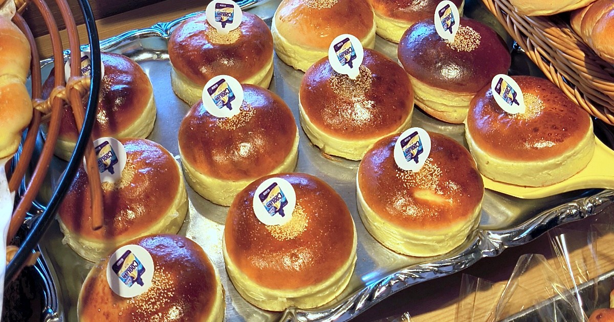 Tokyo’s newest viral dessert is like a Japanese parfait inside a bread bun [Taste test]