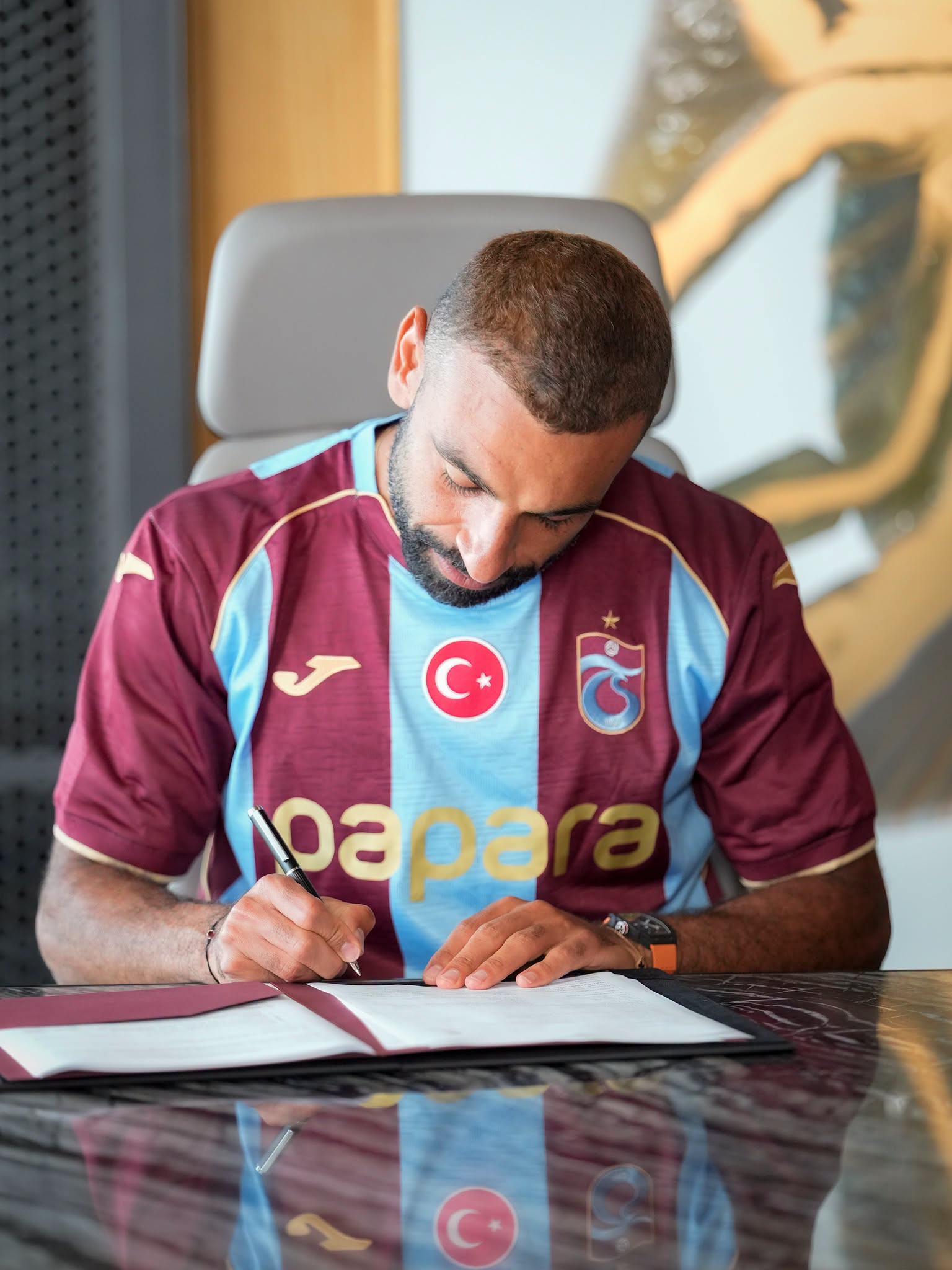 Trabzonspor finalizes Mohamed Salah's transfer with a two-year deal