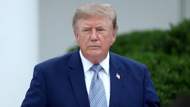 Trump's proposed tariffs on Canada hurtle toward deadline amid trade talks