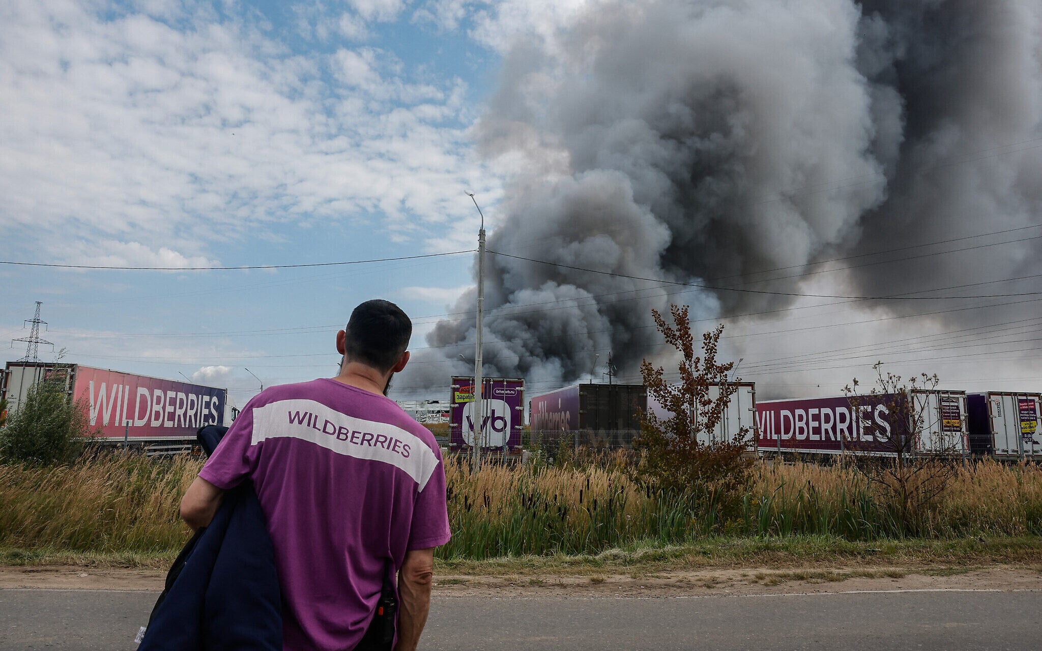 Ukraine launches one of its largest aerial attacks yet on Russia, killing at least 6