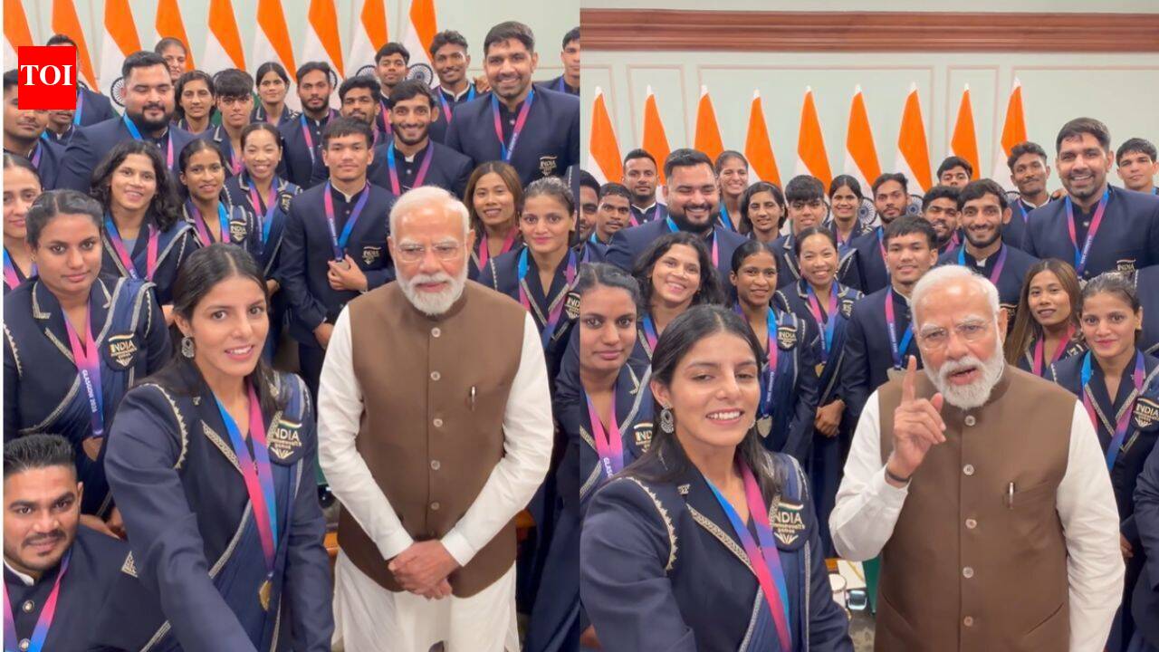 Watch: PM Modi meets CWG medallists, says ‘Jo khelega, woh khilega’ | Commonwealth Games News