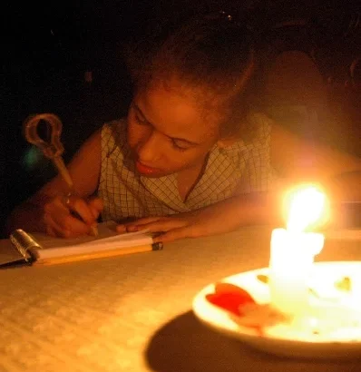 “With cries to heaven”: residents of Los Alcarrizos denounce power outages and water shortages