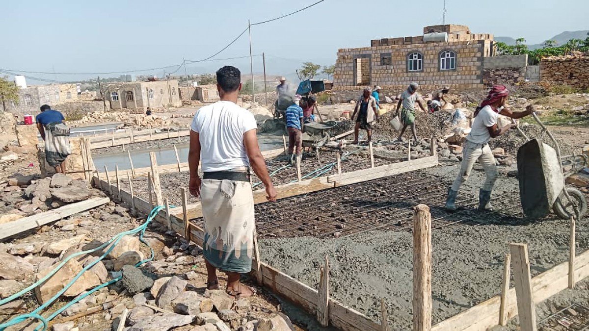 Yemen’s crumbling roads mean an arduous quest for water for Taiz villagers | Humanitarian Crises