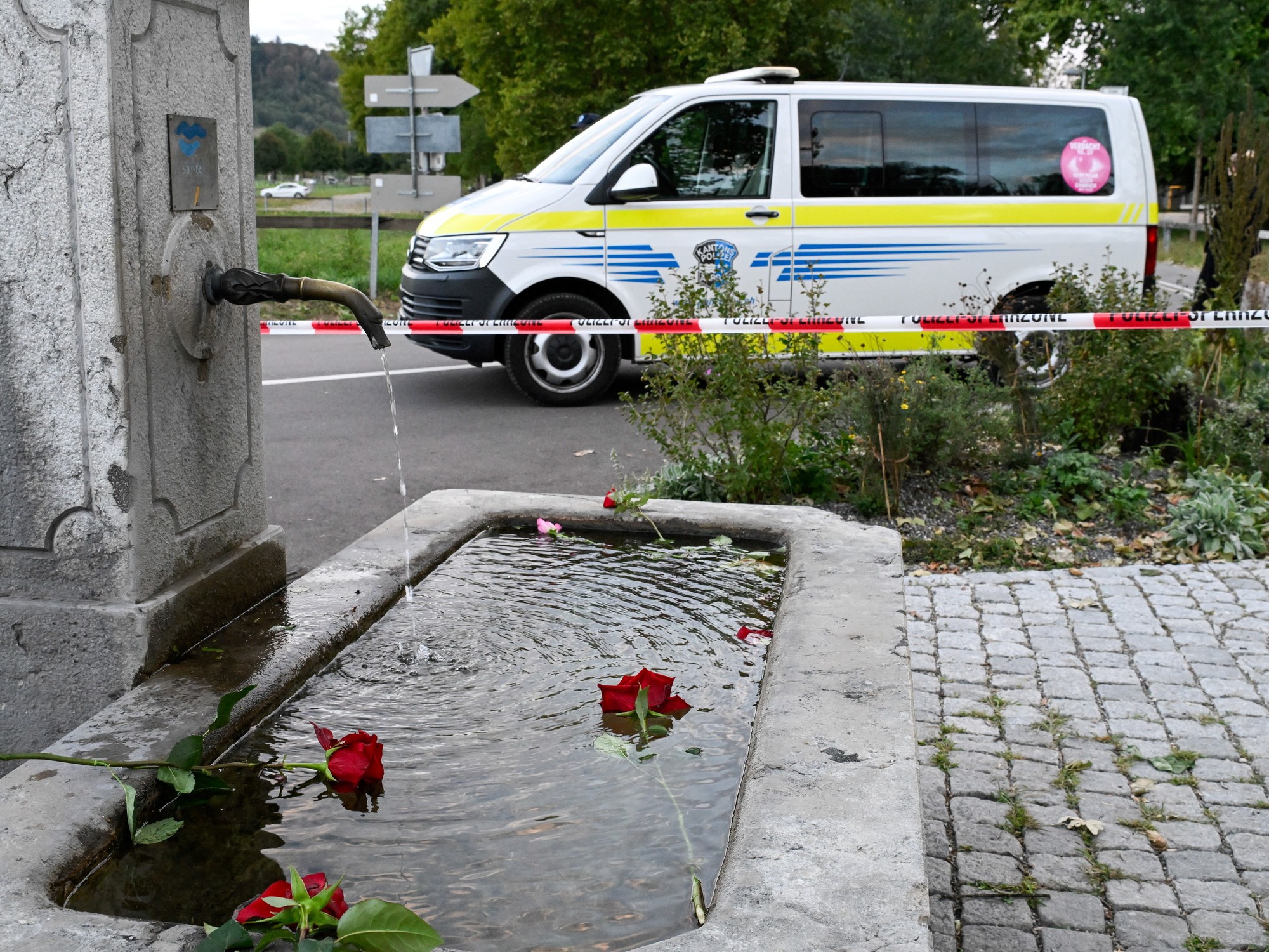 murió una joven italiana y hay cinco heridos