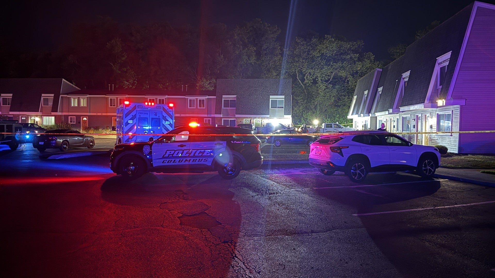 17-year-old boy fatally shot outside Columbus apartment building