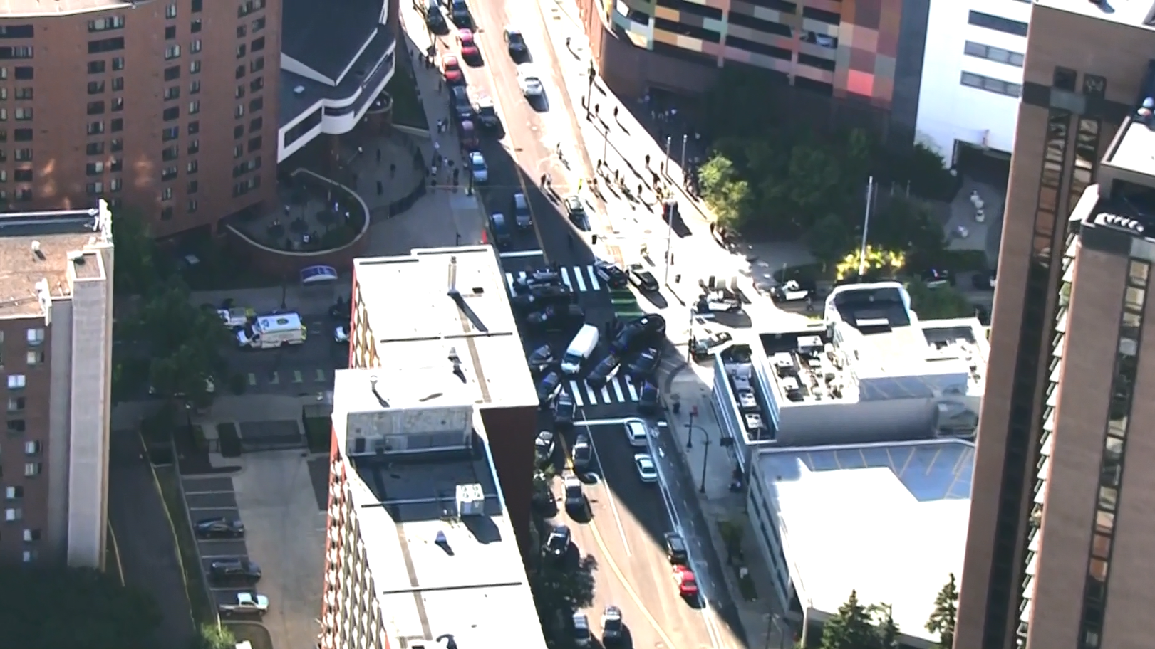 2 police officers among multiple people shot in downtown Minneapolis - Indianapolis News | Indiana Weather | Indiana Traffic