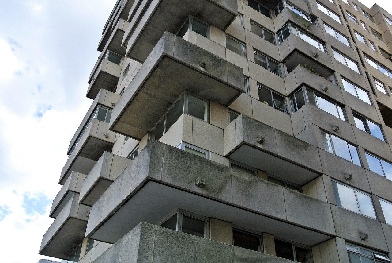 Apartment associations seek greater power over rentals and tenants
