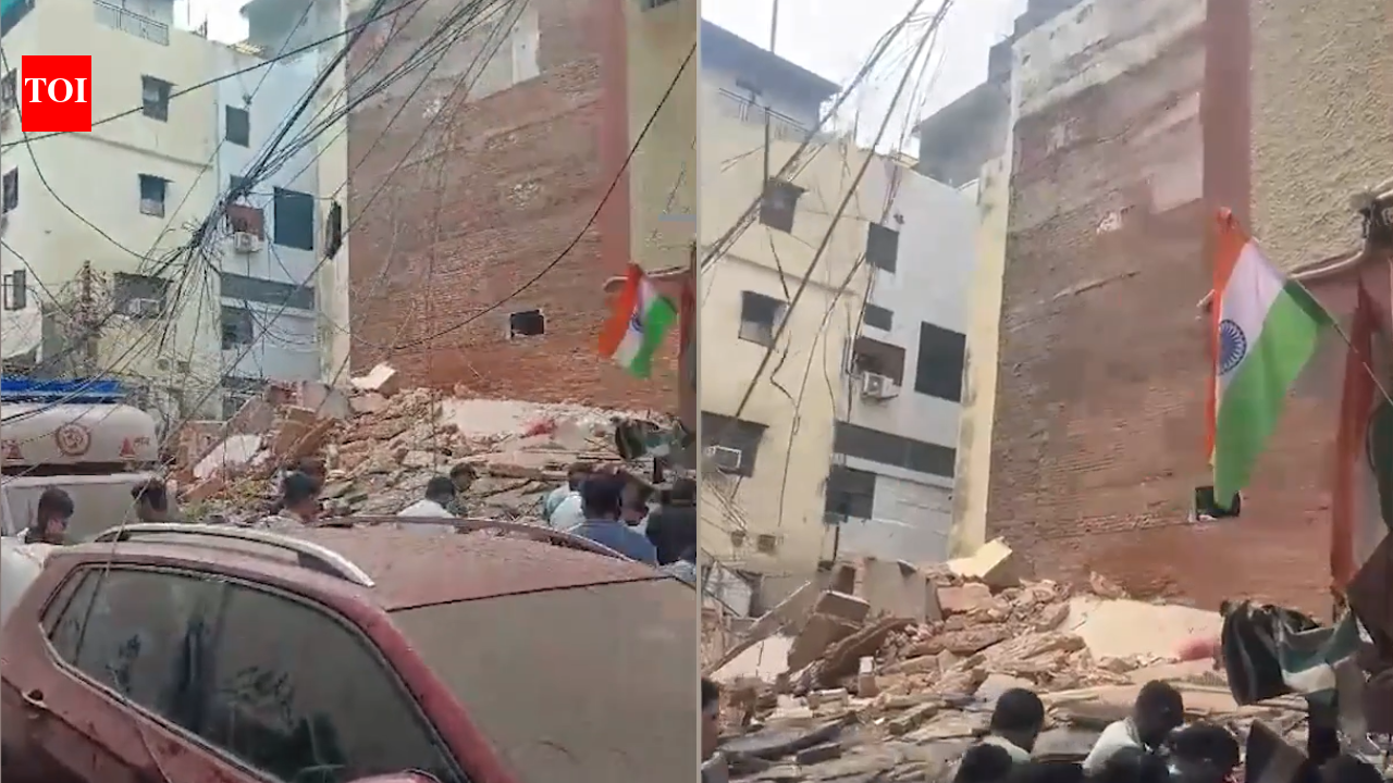 Building collapses near Delhi's Satya Niketan, several feared trapped | Delhi News