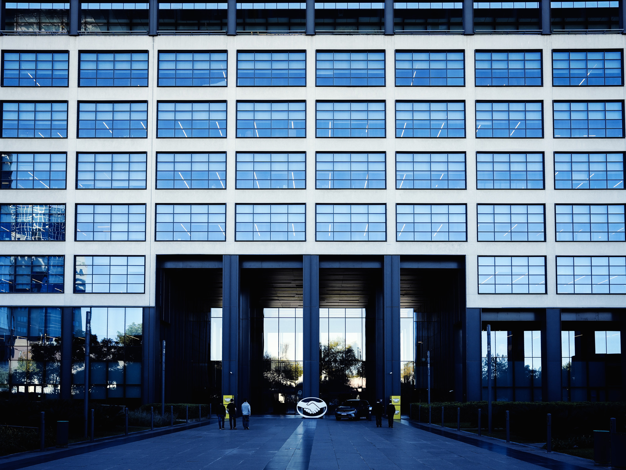 Casi la mitad de las empresas industriales tuvo problemas para afrontar sus gastos y más de la mitad de ellas recurrió a deuda