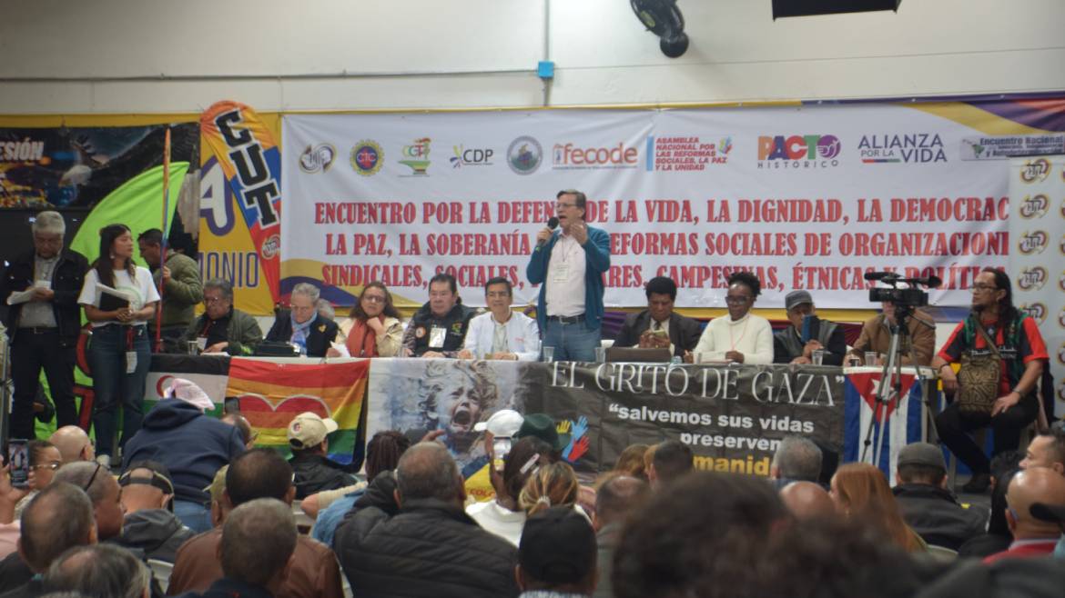 Colombia's social organizations and labor unions announce national strike in November