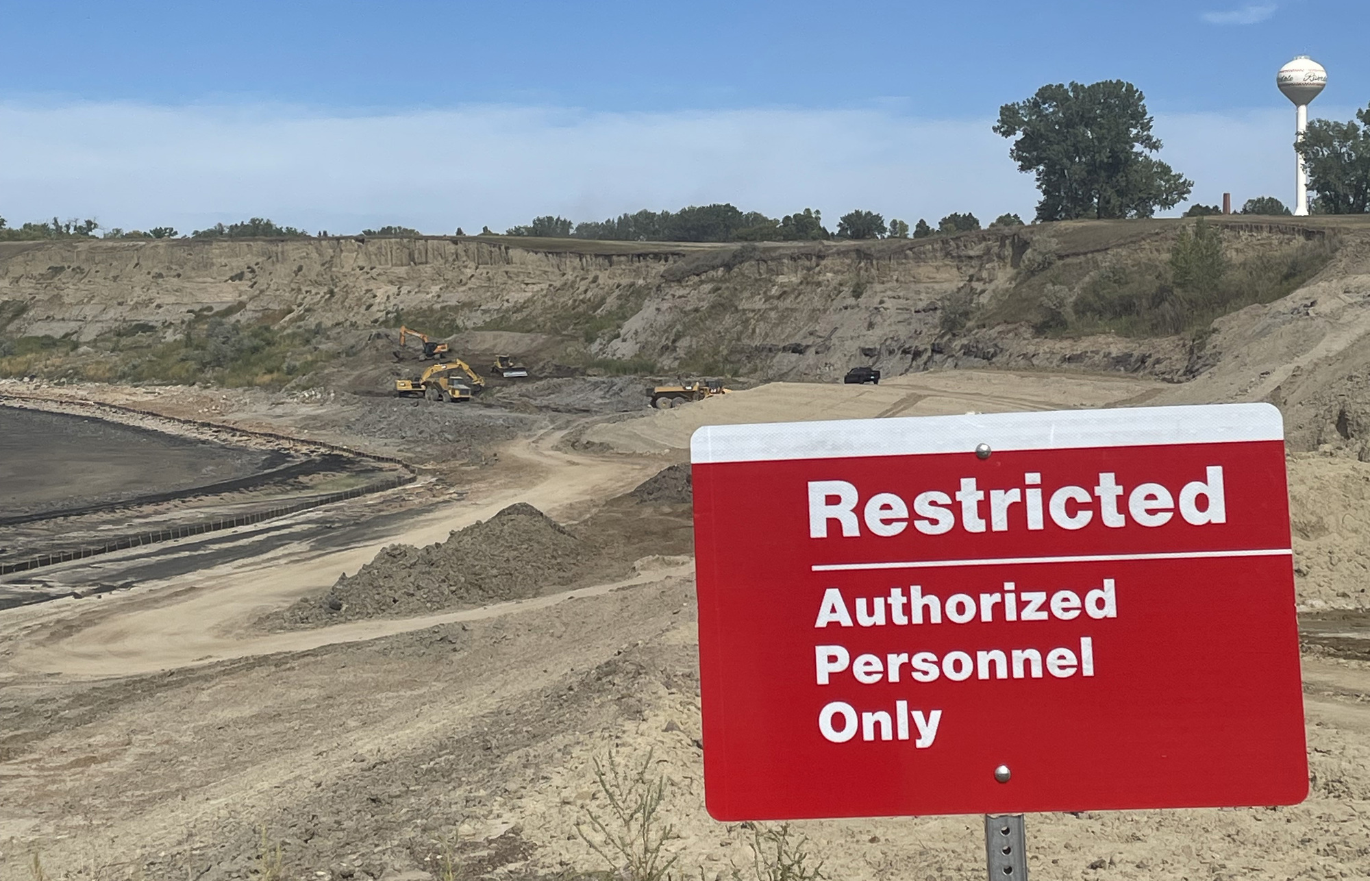 Construction closes lake shoreline -