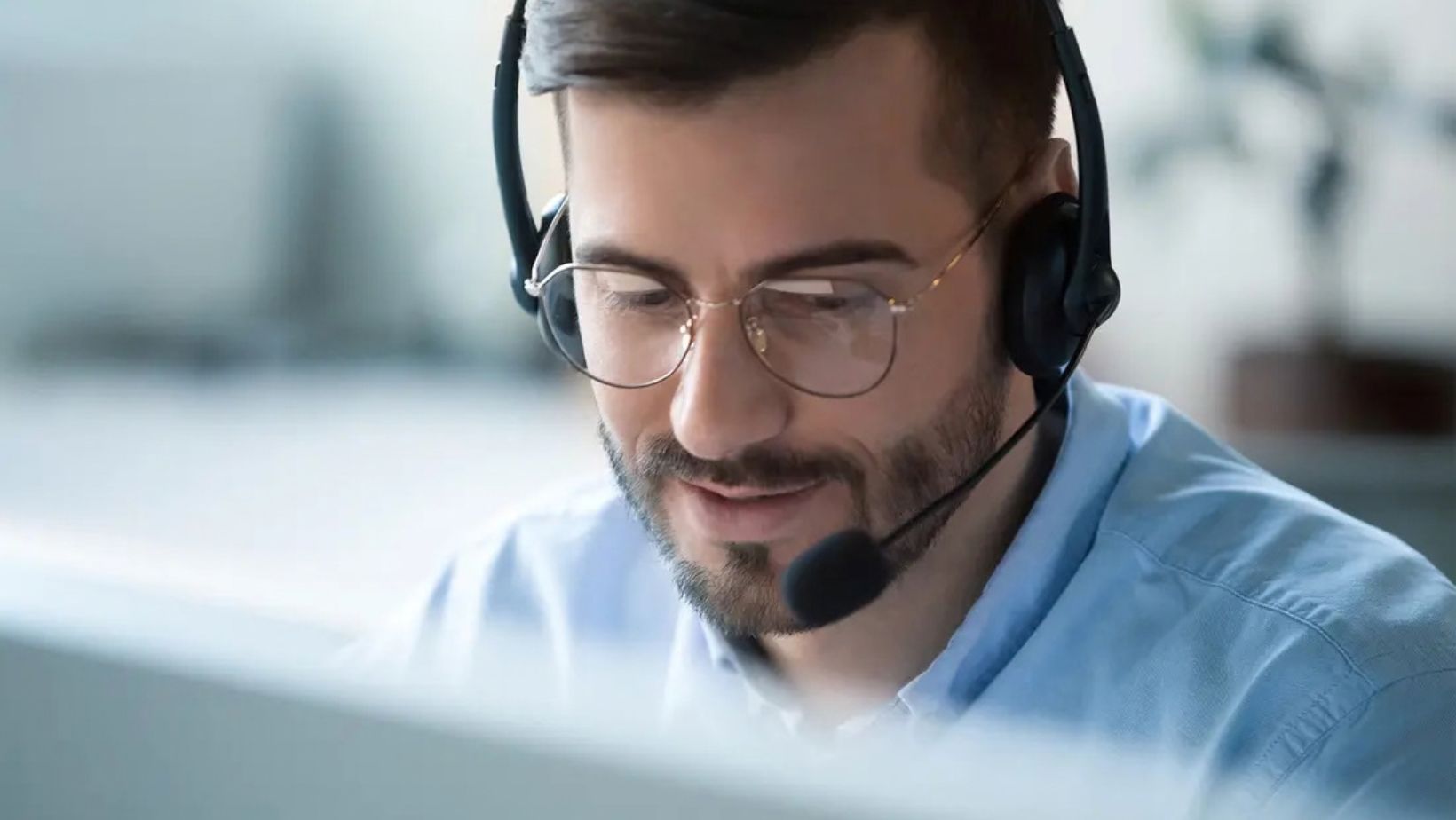 Czechia Immigration Hotline for Foreigners: How to Get Help