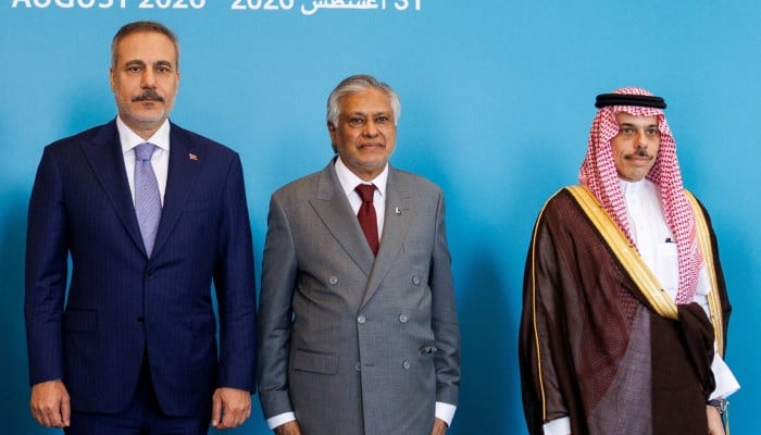 Dar holds talks with Saudi, Turkish FMs on Makkah pact