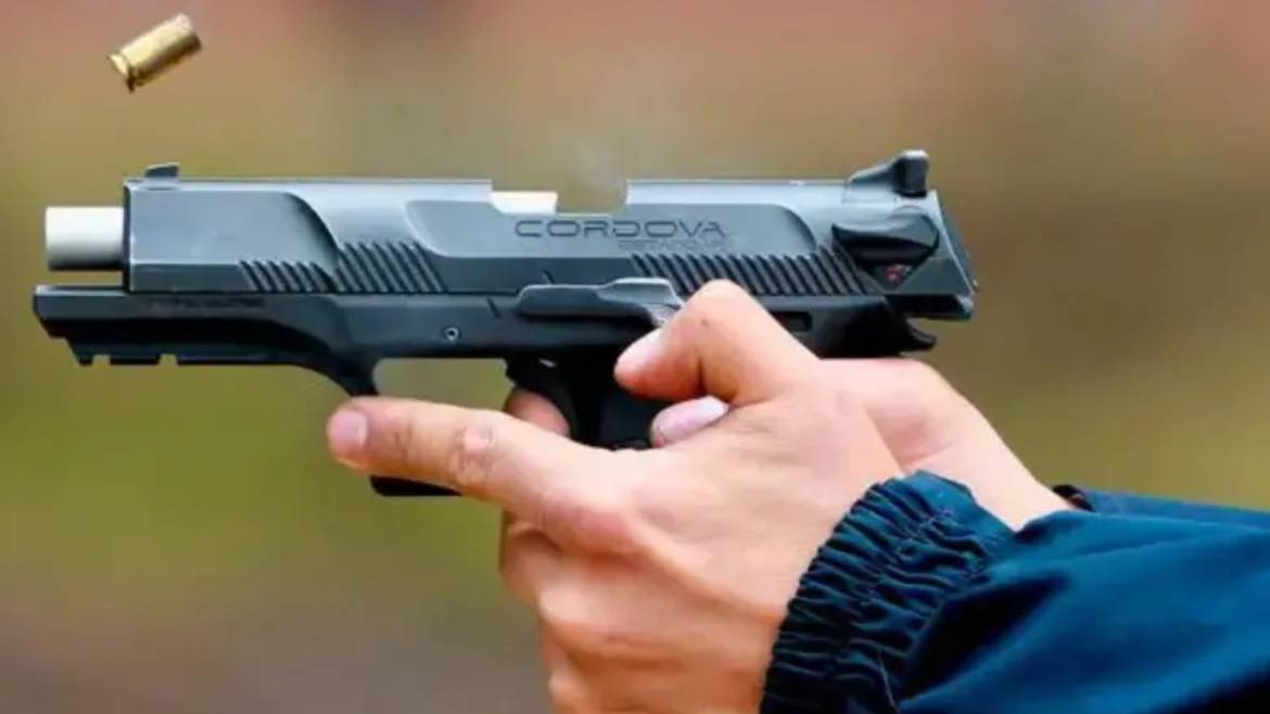 De la Espriella lifts Colombia's 10-year gun ban