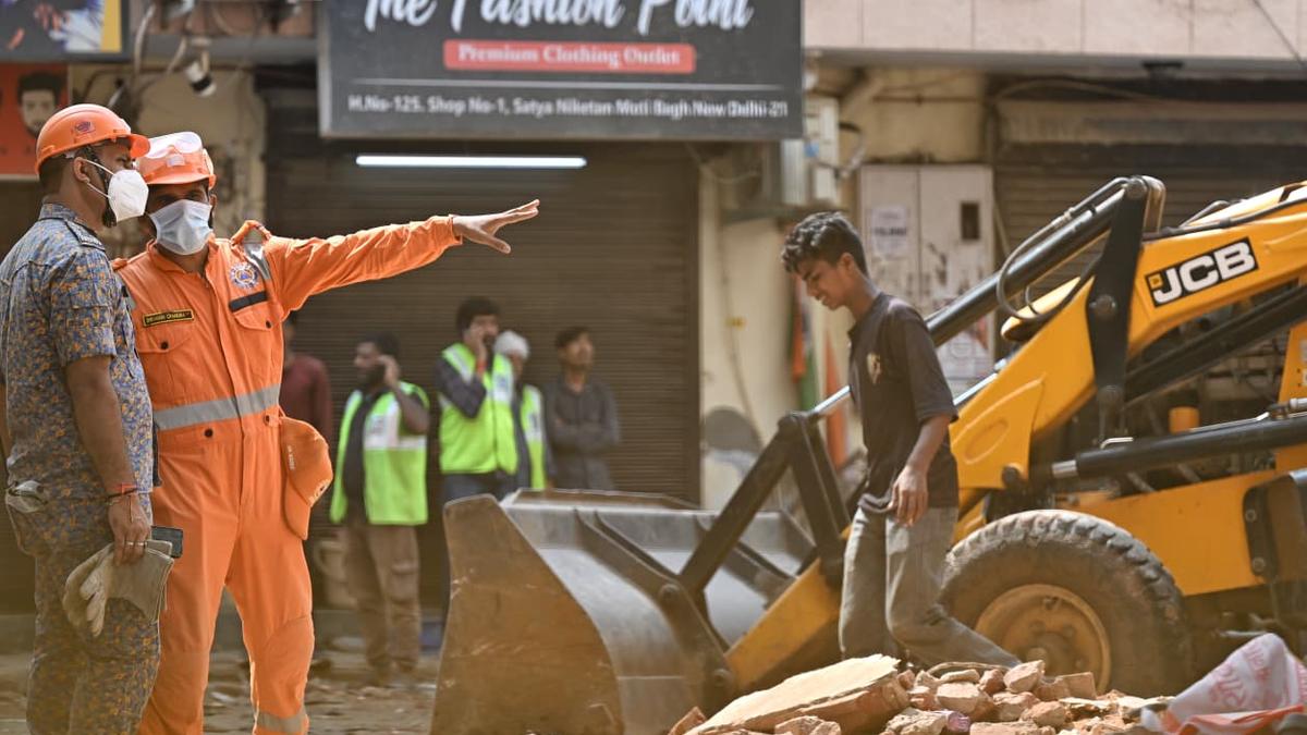 Delhi building collapse LIVE: Death toll rises to six as rescue efforts continue; Delhi HC agrees to hear fresh PIL