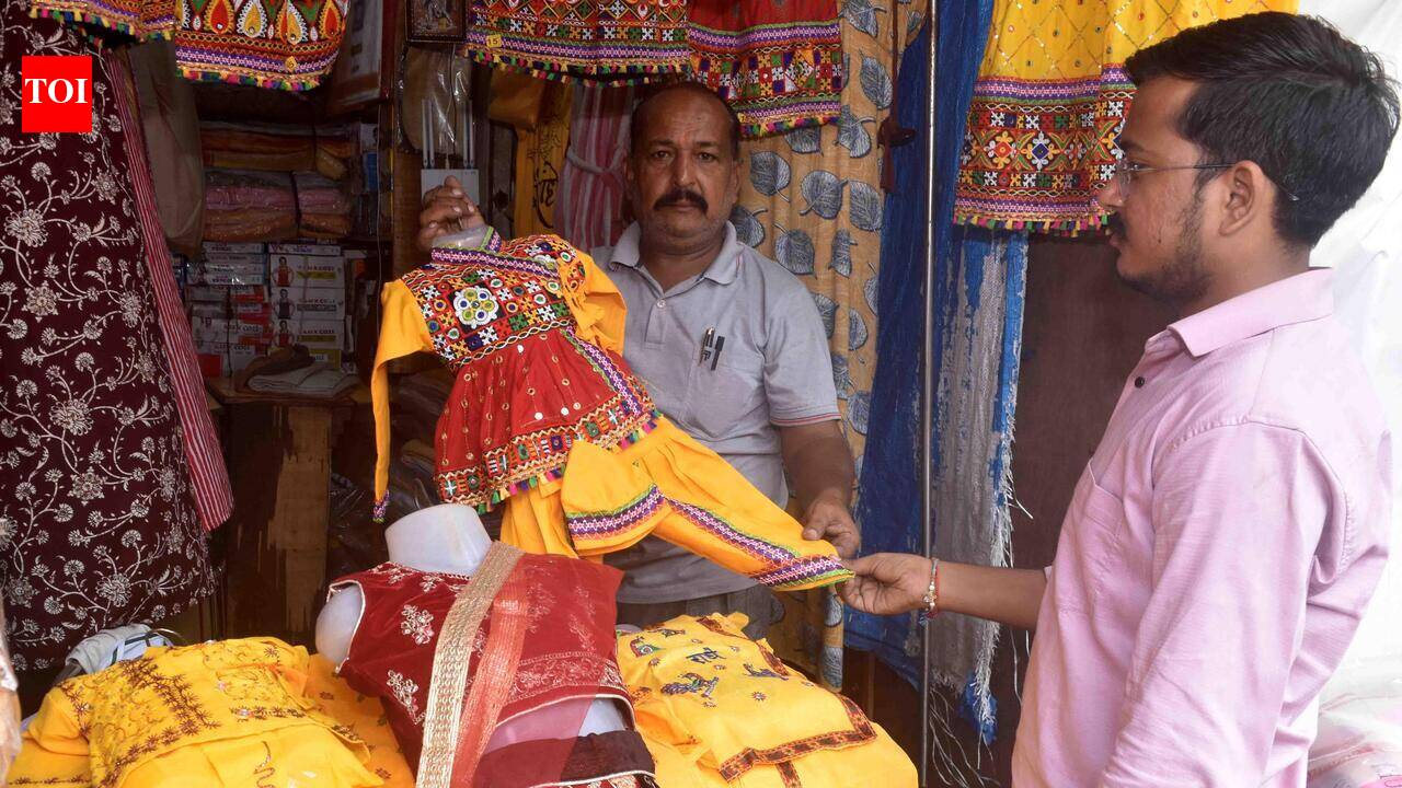Designer dresses, jewellery from Guj, Kolkata to adorn Krishna this year | Prayagraj News