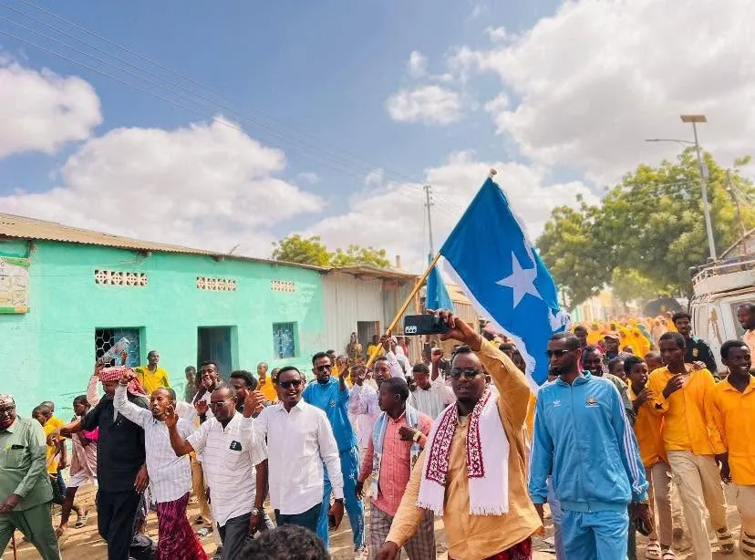 Dibad-bax ballaaran oo ka dhacay Beledweyne iyo taageero loo muujiyay go’aanka Xasan Sheekh