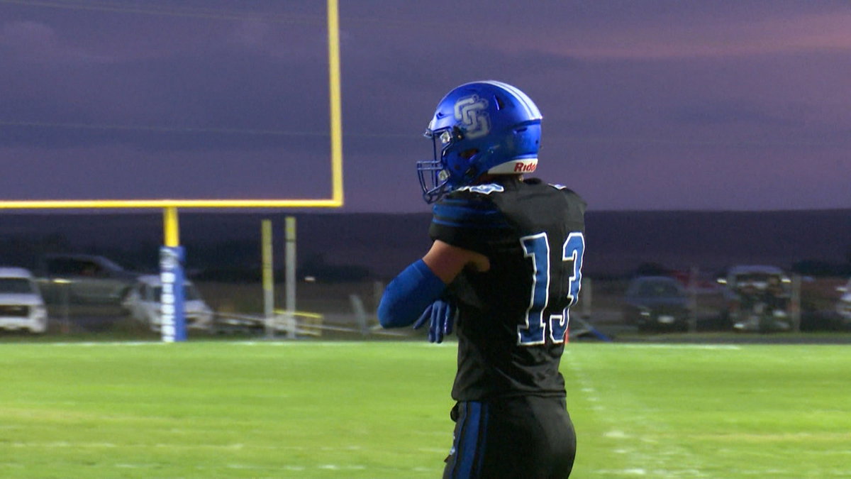 Diggers rally from deficit to beat Kimberly 14-7 for fourth consecutive win