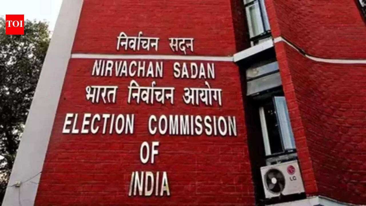 EC accepts TMC split, freezes name, symbol in interim order | India News