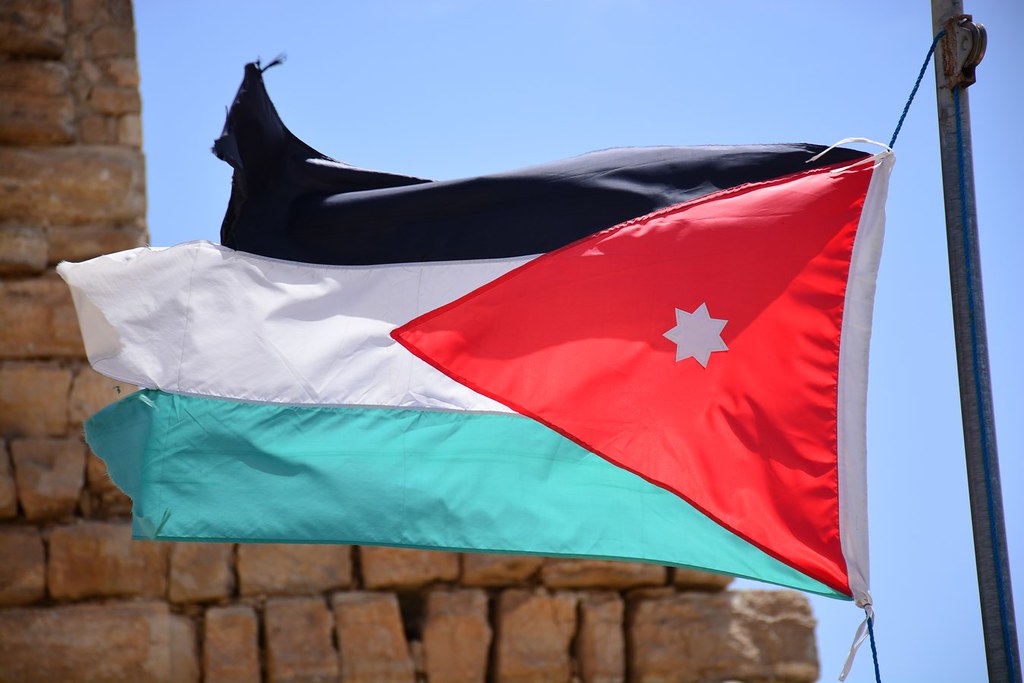 Egypt, Jordan FMs discuss Sinai bus crash, facilitation for Jordanian victims