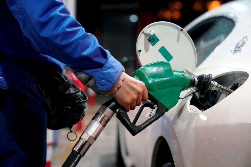 Egyptian TV host Amr Adib warns of oil price surge