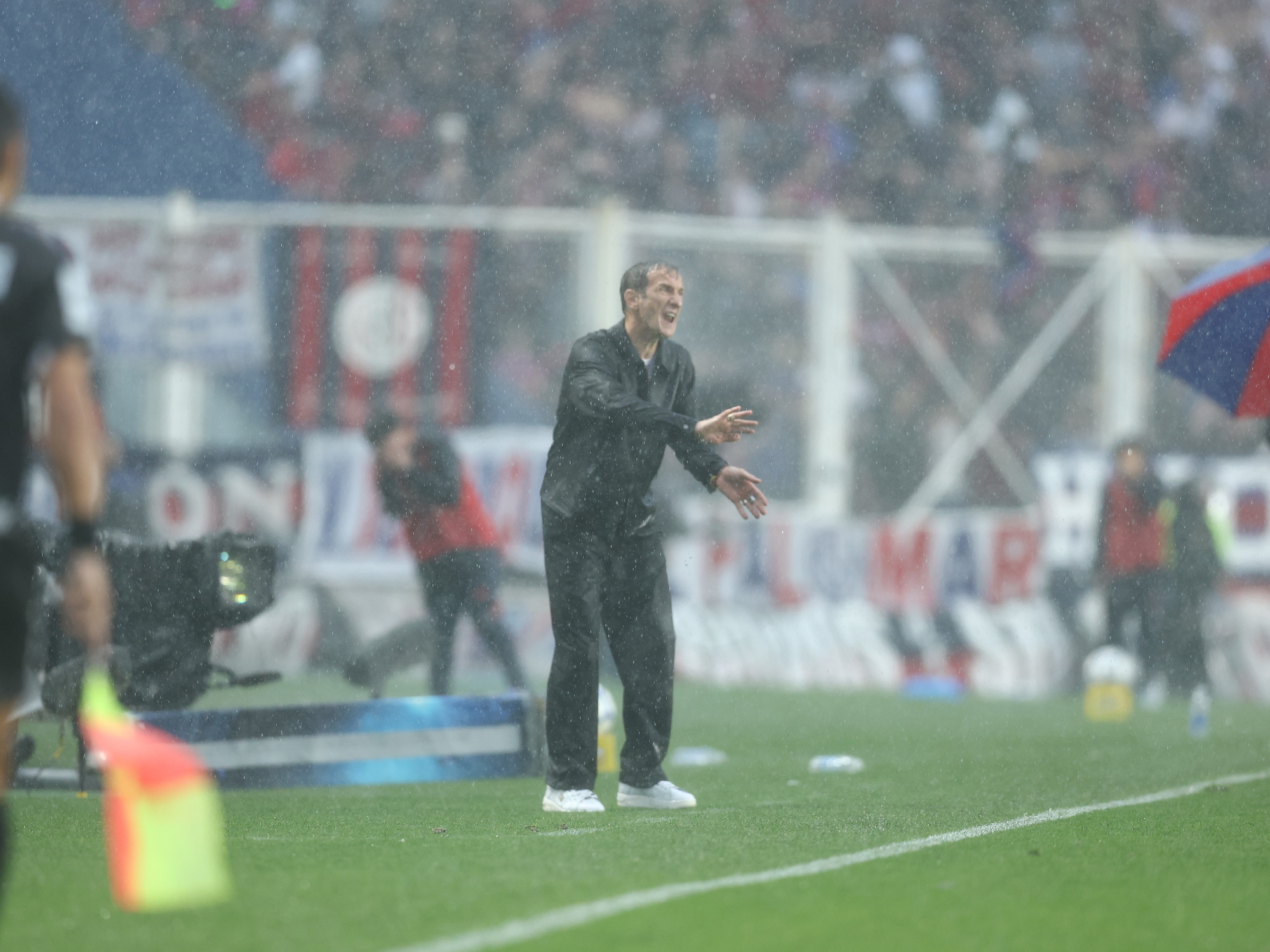 "El hincha se identifica con el equipo, pero todavía no ganamos nada"