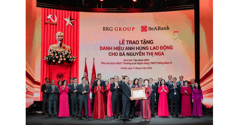 Entrepreneur Nguyen Thi Nga conferred Labor Hero, BRG Group and SeABank awarded First-class Labor Medals