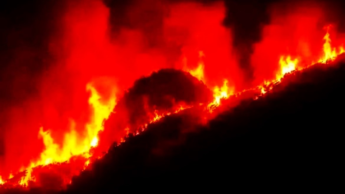 Fire erupts on Mount Kenya shortly after Kilimanjaro went blazing