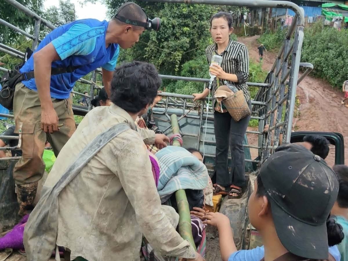 Five killed, seven wounded, as airstrikes pound Karenni State mining town