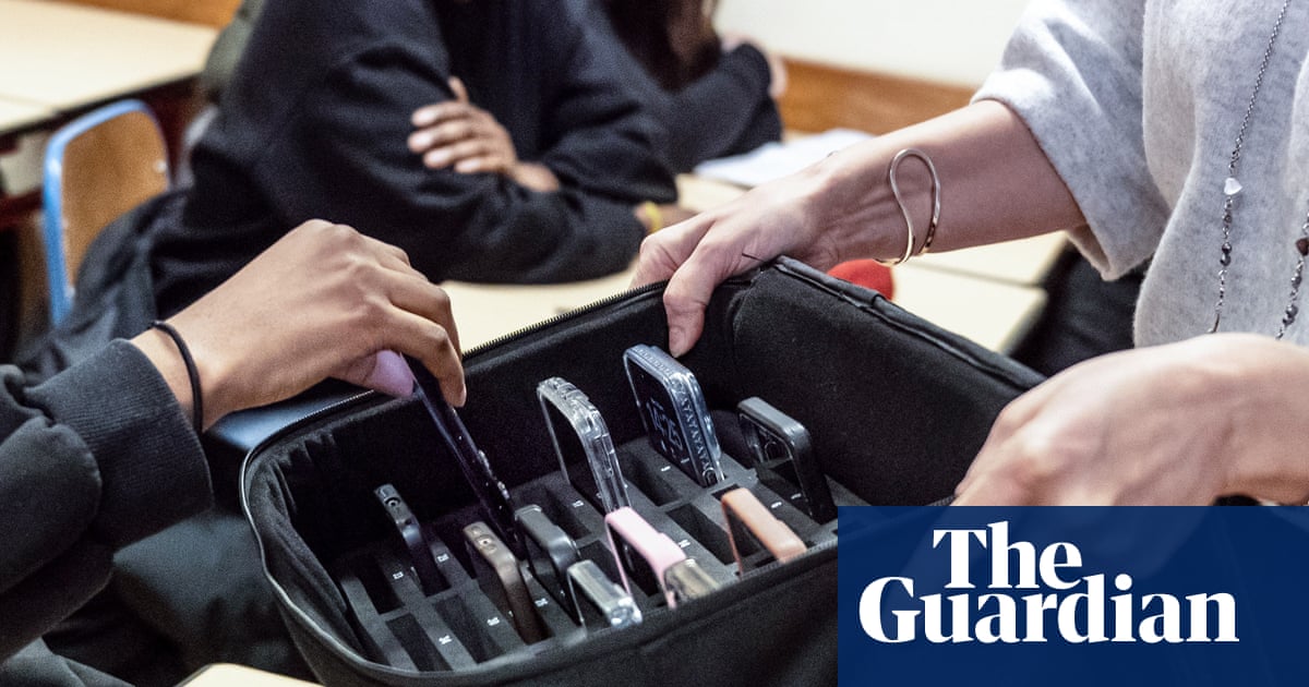French high schools rush to put Macron’s phone ban into force | France