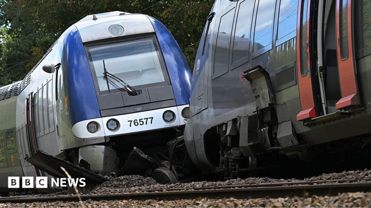 A derailed carriage of a passenger train in Cléon, northern France. Photo: 12 September 2026.