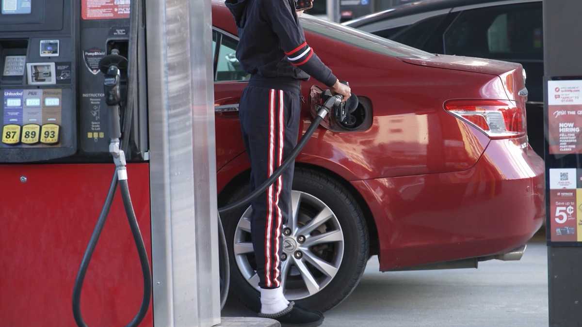 Gas prices climb toward record territory as experts warn of more increases