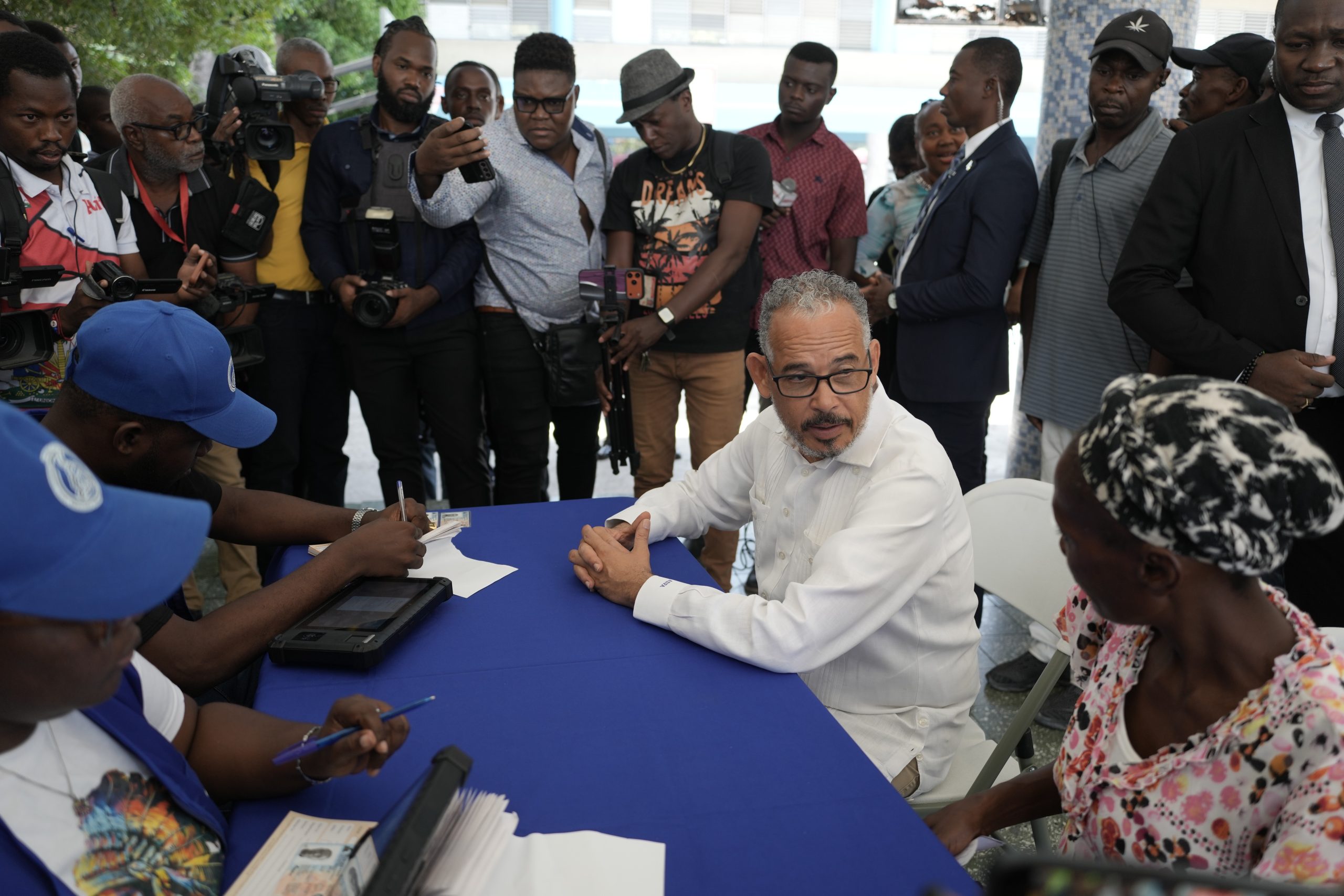 Haiti registers 7 presidential candidates, hundreds for parliament, CEP says