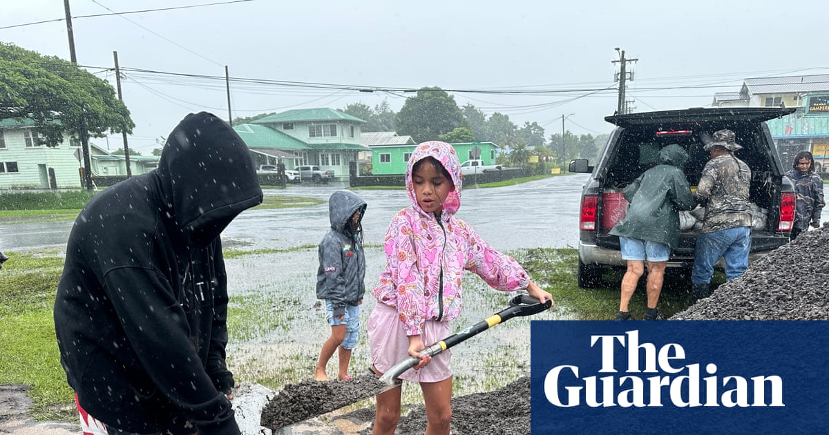 Hawaii braces for powerful winds and flash flooding with Hurricane Nolo | Hawaii