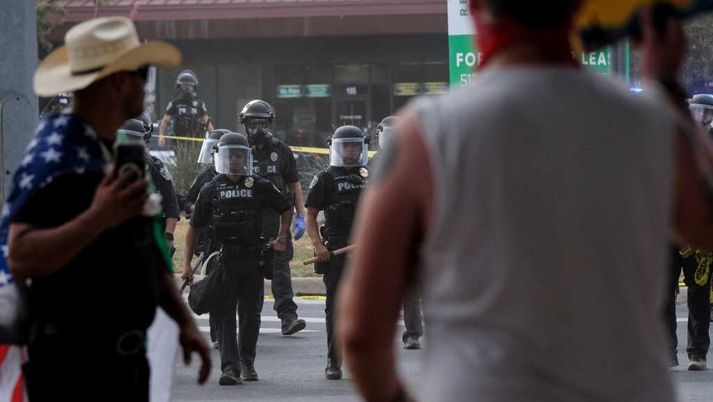 ICE agent shoots, wounds man in Austin, Texas