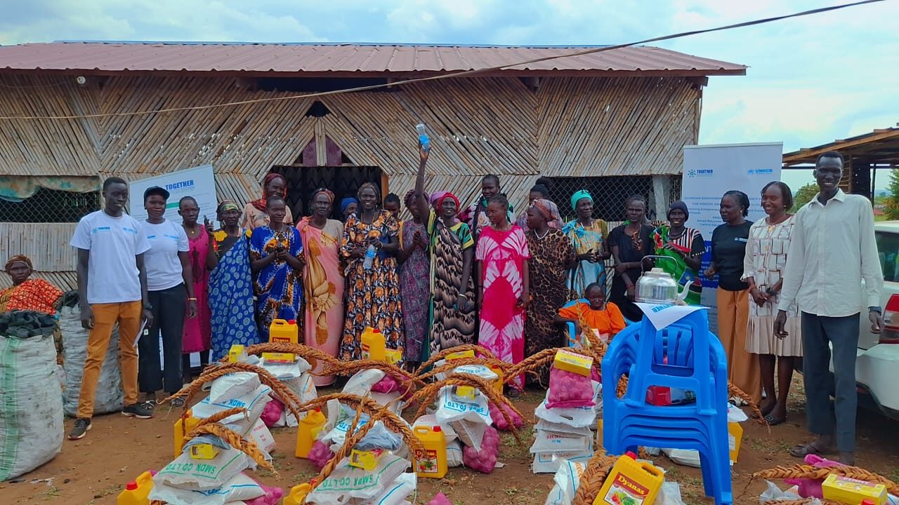 IDPs in Amadi receive business support to boost livelihoods