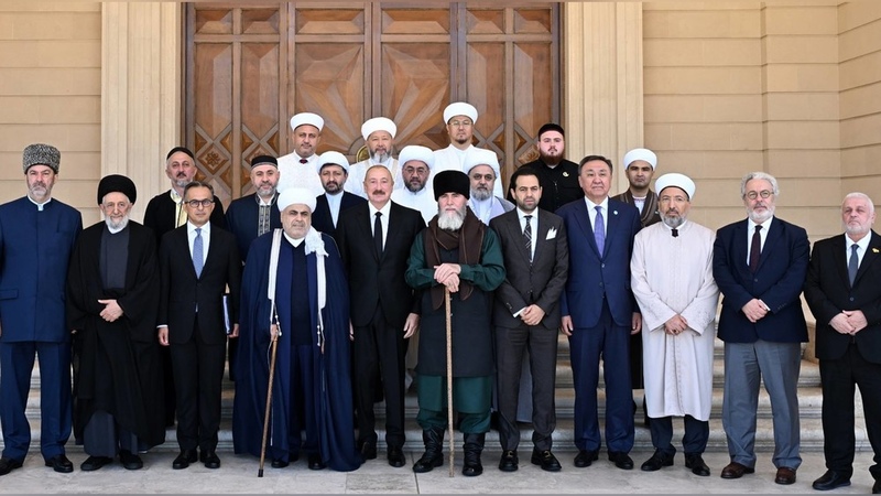 Ilham Aliyev receives OTS Secretary General Omuraliev and representatives of Muslim religious boards of OTS countries