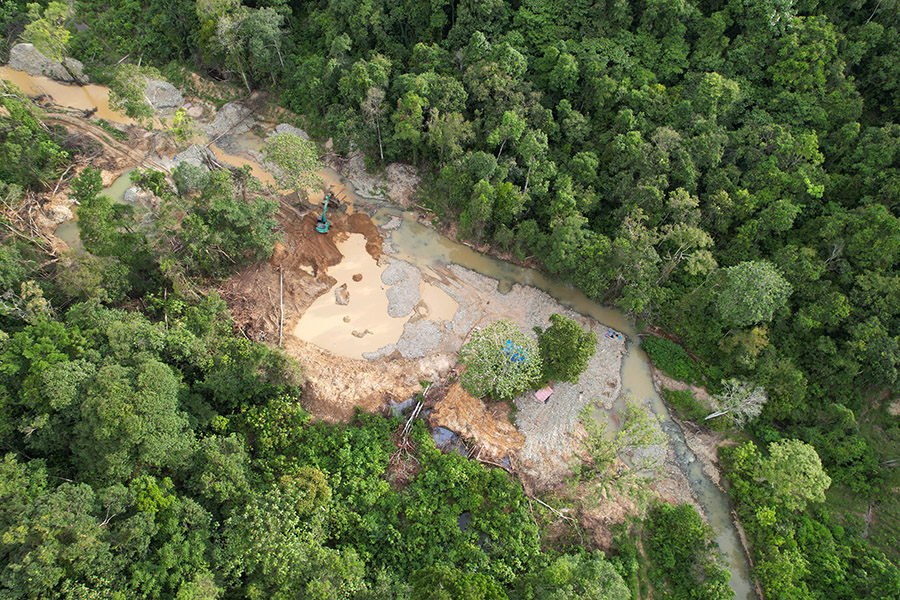An illegal gold mine in Nagan Raya, Aceh.