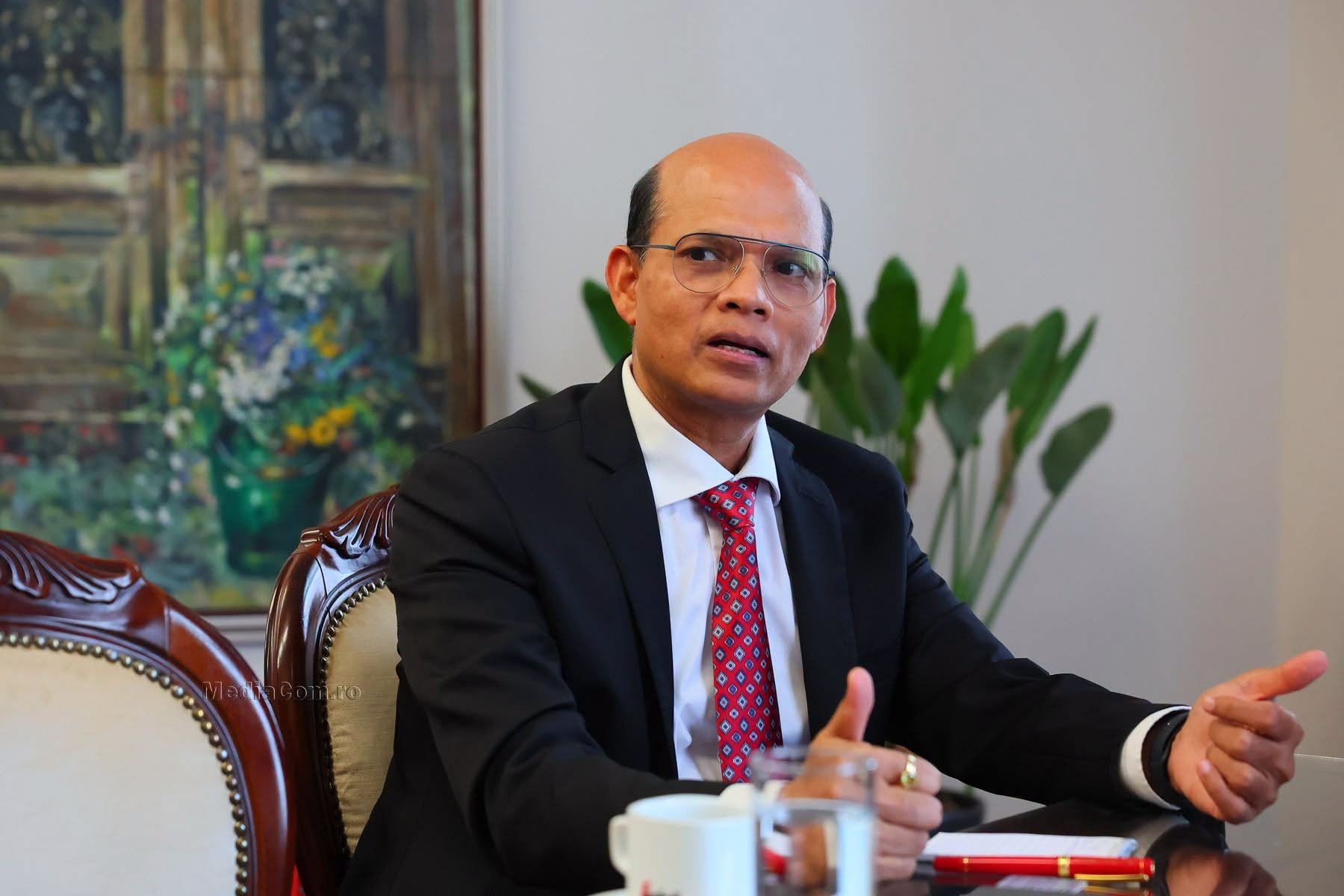 Indian Ambassador Manoj Mohapatra Meets Turda Mayor Cristian Octavian Matei