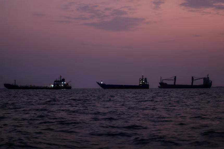 Iran-Gulf talks without US participation on reopening the Strait of Hormuz postponed, Omani official says