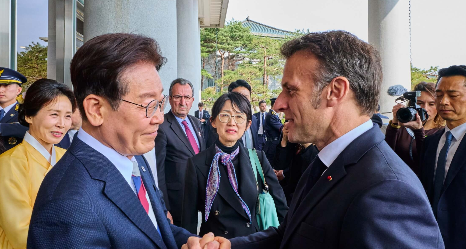 Lee and Macron face first major test of Korea-France strategic upgrade