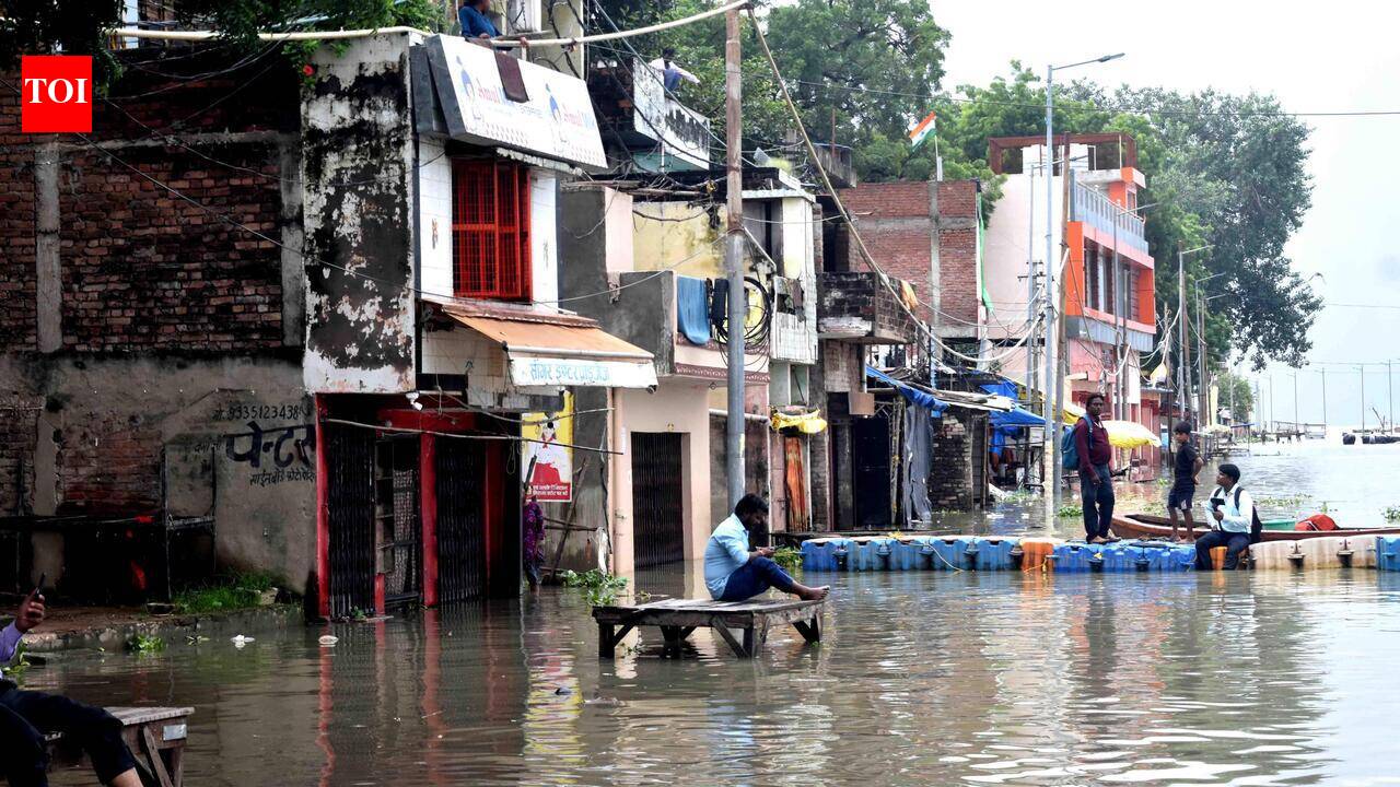 Low-lying areas on edge as Ganga and Yamuna swell again | Prayagraj News