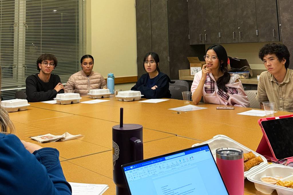 Lynnwood Youth Council discusses third places, violence prevention