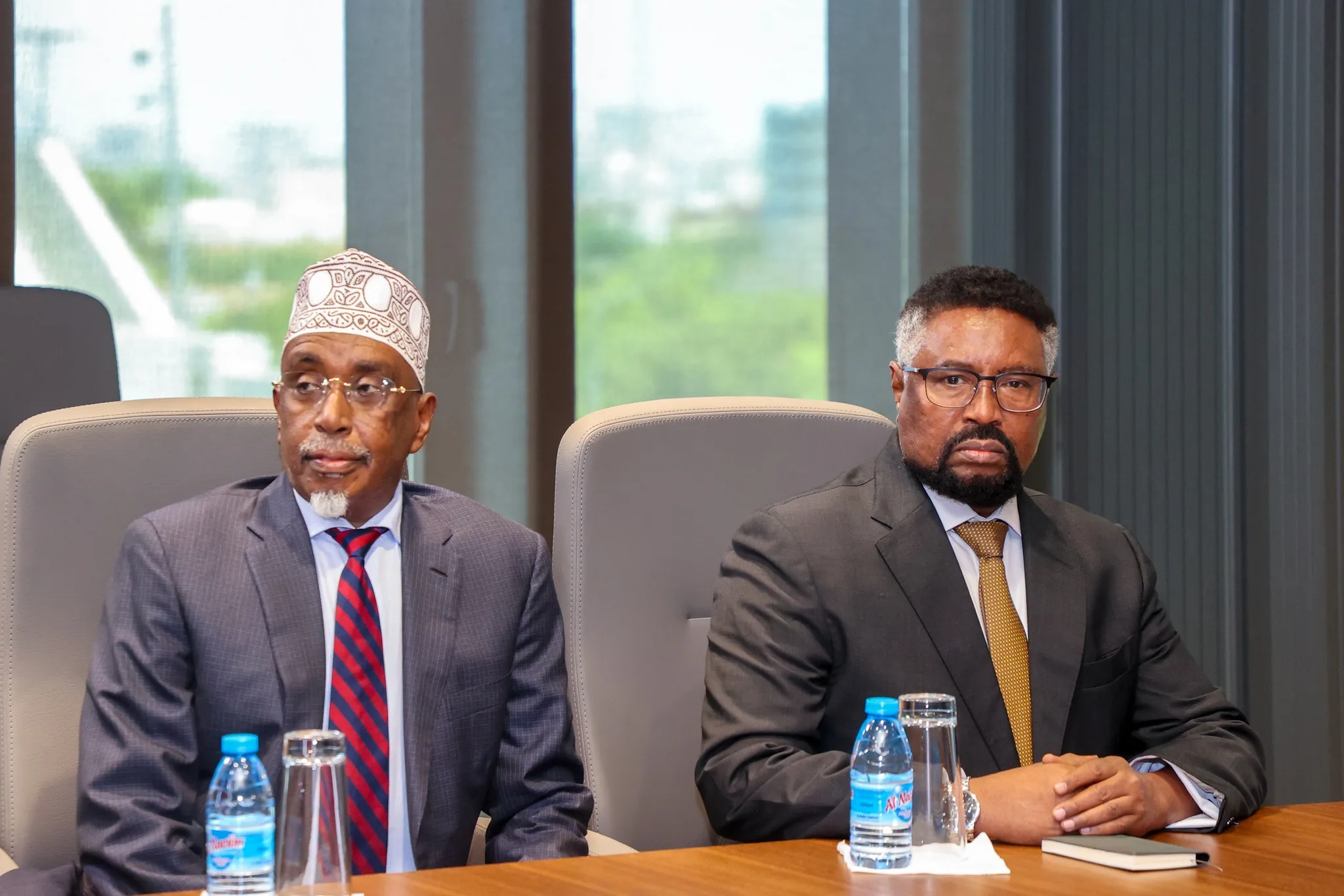 Maxamed Mursal iyo Shariif Xasan oo 10 qodob kasoo saaray xaaladda K/Galbeed