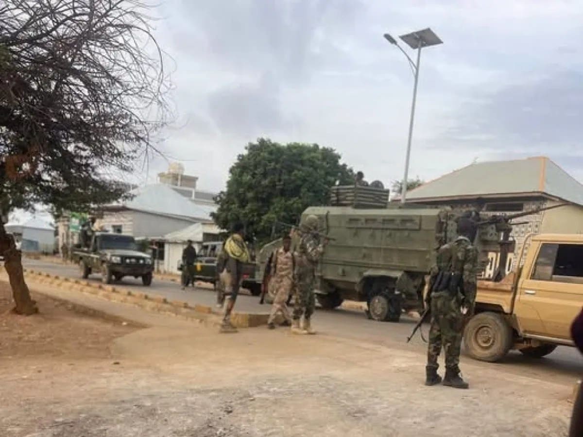 Mogadishu Sends Its Army Into the Bay Region Against the President It Removed - Somali News in English