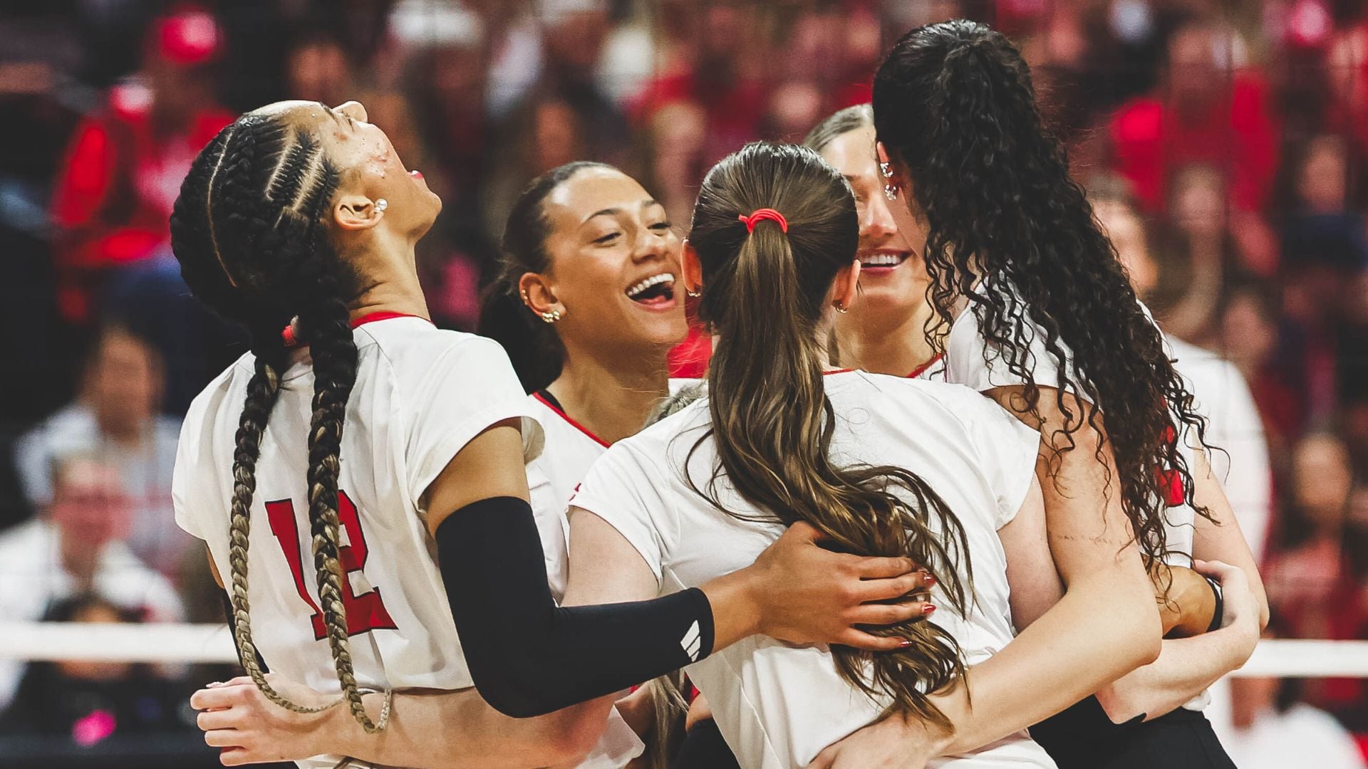 No. 1 Nebraska volleyball beats Florida Gulf Coast